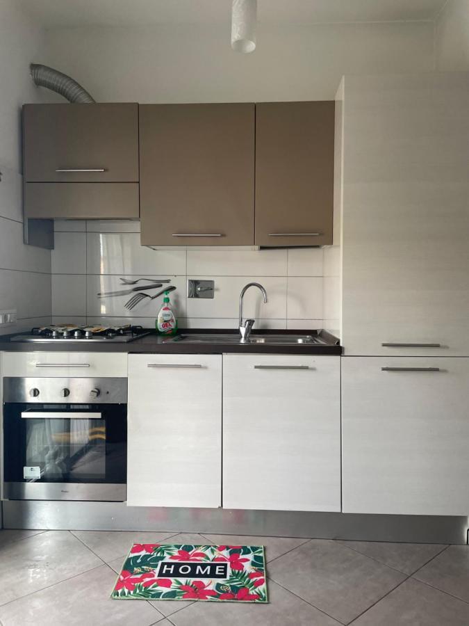 Apartamento Dolcecasaleogiu Con Parcheggio Coperto Gratuito Vitinia Exterior foto